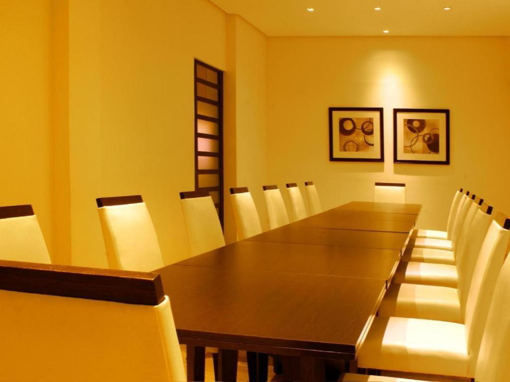 Casablanca Suites Legazpi Buitenkant foto
