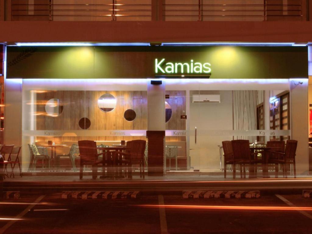 Casablanca Suites Legazpi Buitenkant foto
