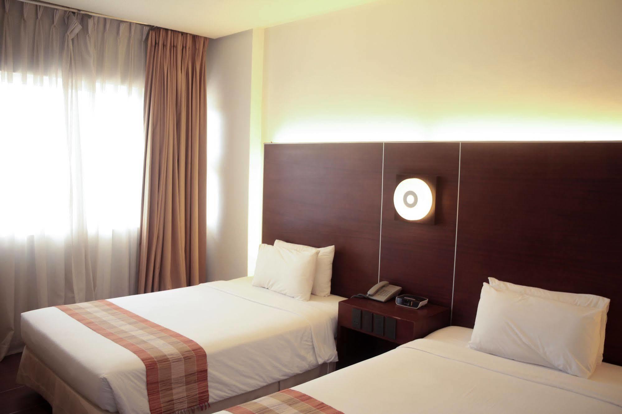 Casablanca Suites Legazpi Buitenkant foto